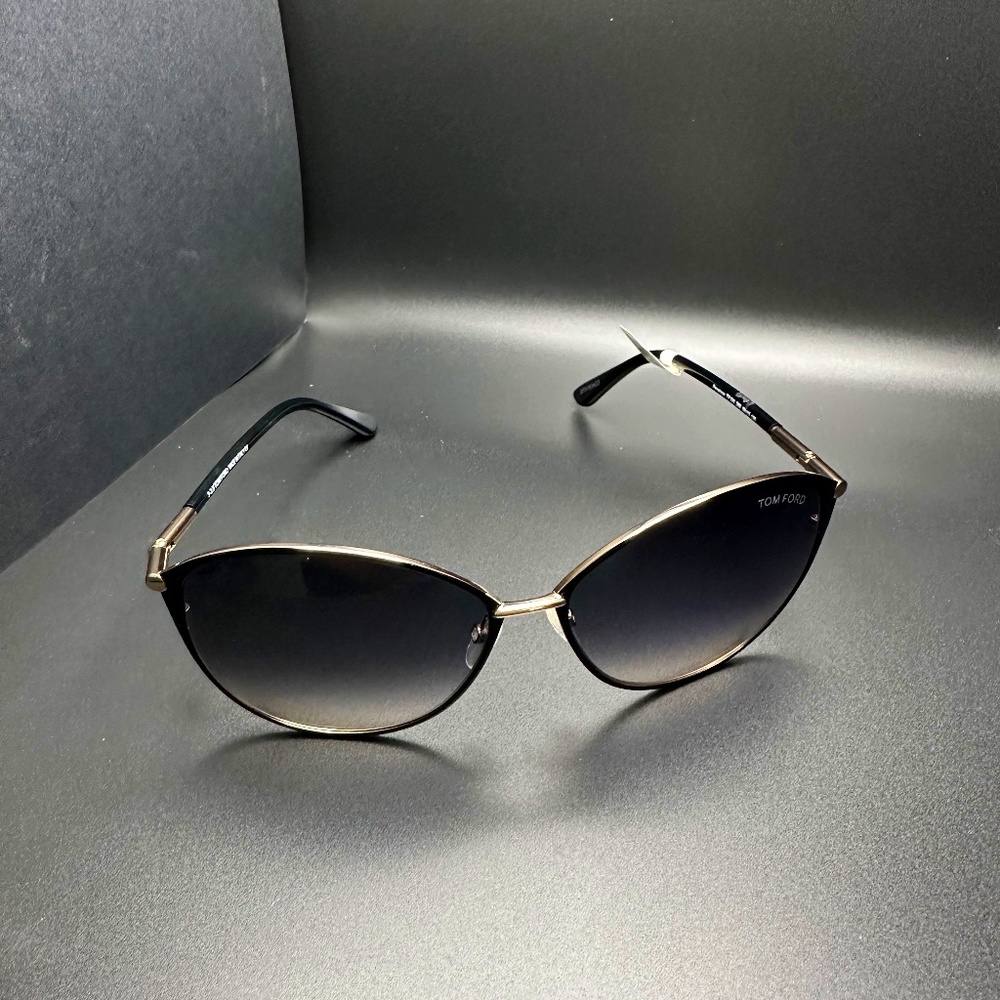 Brand New Tom Ford - Penelope Sunglases - FT320